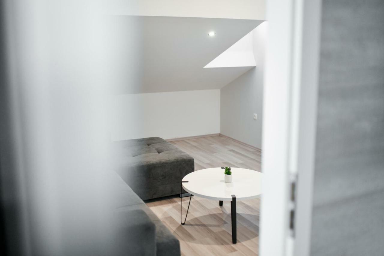 Grey Apartment Old Town 자다르 외부 사진