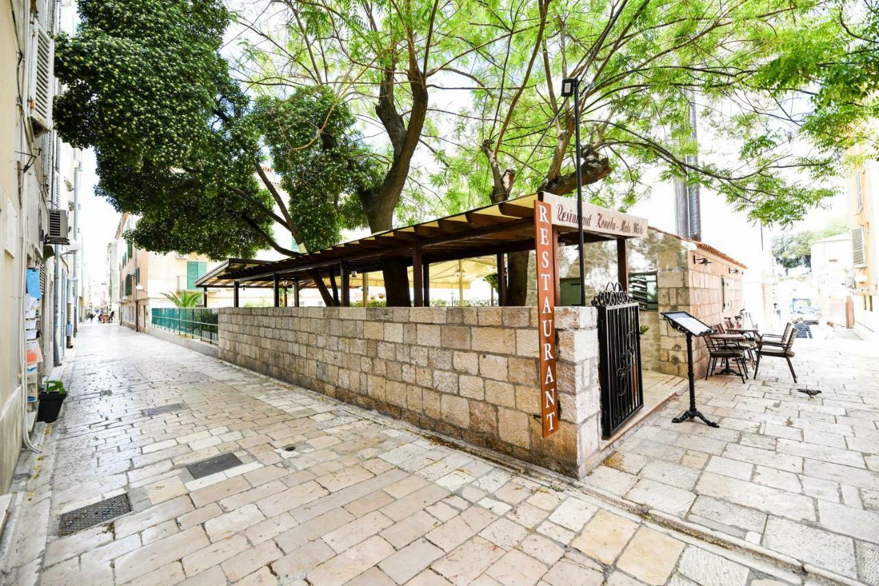 Grey Apartment Old Town 자다르 외부 사진