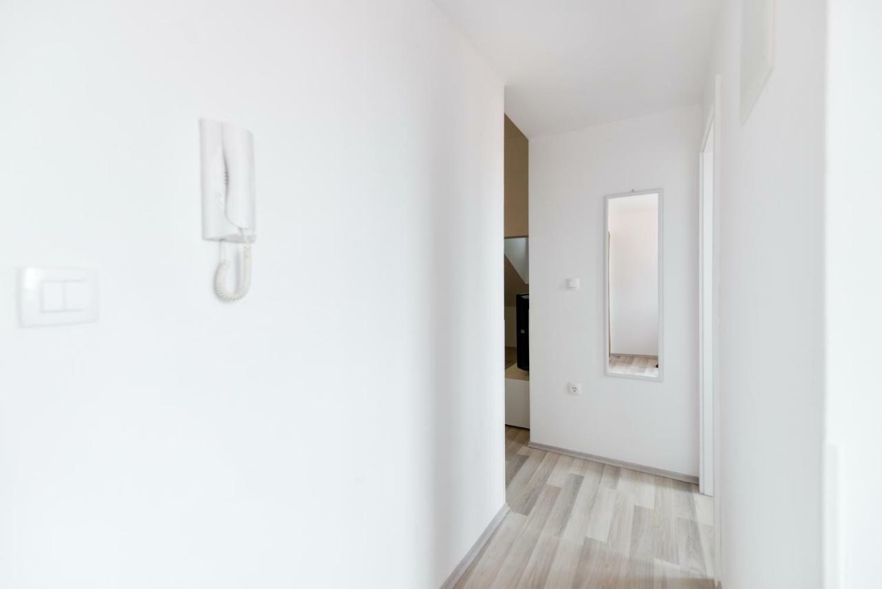 Grey Apartment Old Town 자다르 외부 사진
