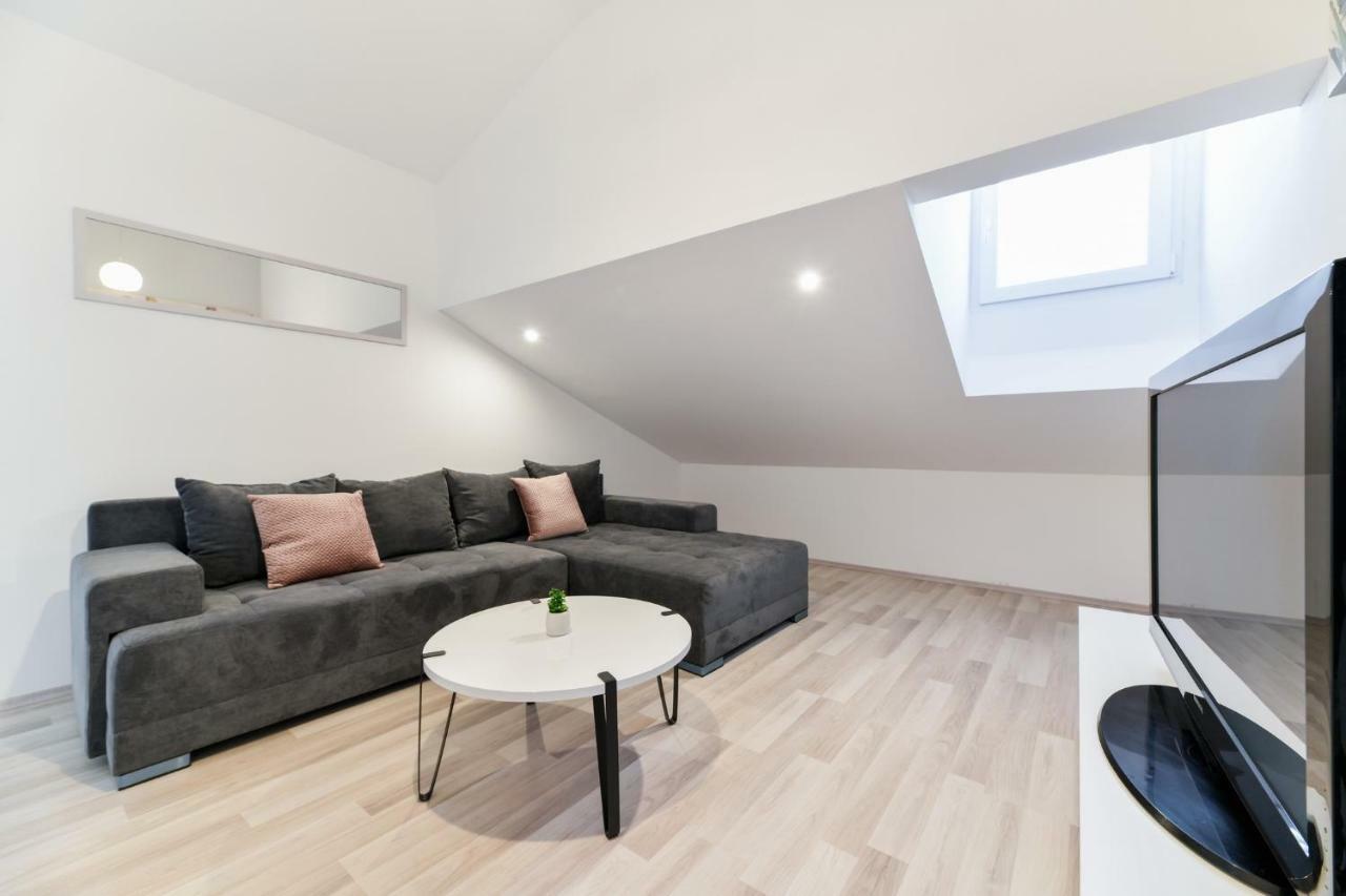 Grey Apartment Old Town 자다르 외부 사진