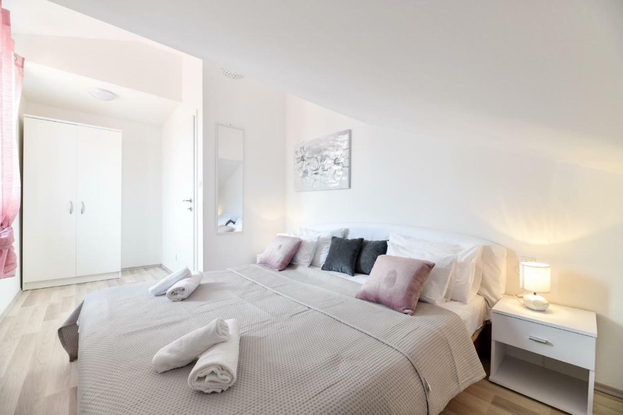 Grey Apartment Old Town 자다르 외부 사진